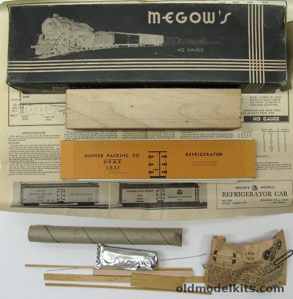 Megow HO Wood Refrigerator (Reefer) Car - Hunter Packing Co. with Trucks, Q4 plastic model kit